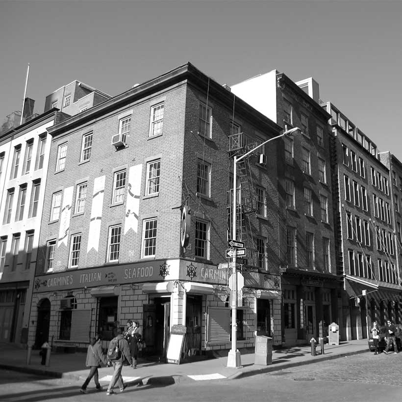 Corner of Front Street and Beekman Street at South Street Seaport. Photo: Wikimedia Commons, Gryffindor.