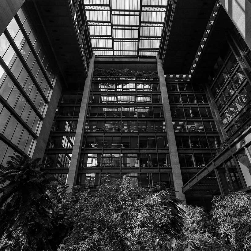 Atrium at the Ford Foundation Building. Photo: Wikimedia Commons, Kenlarry.