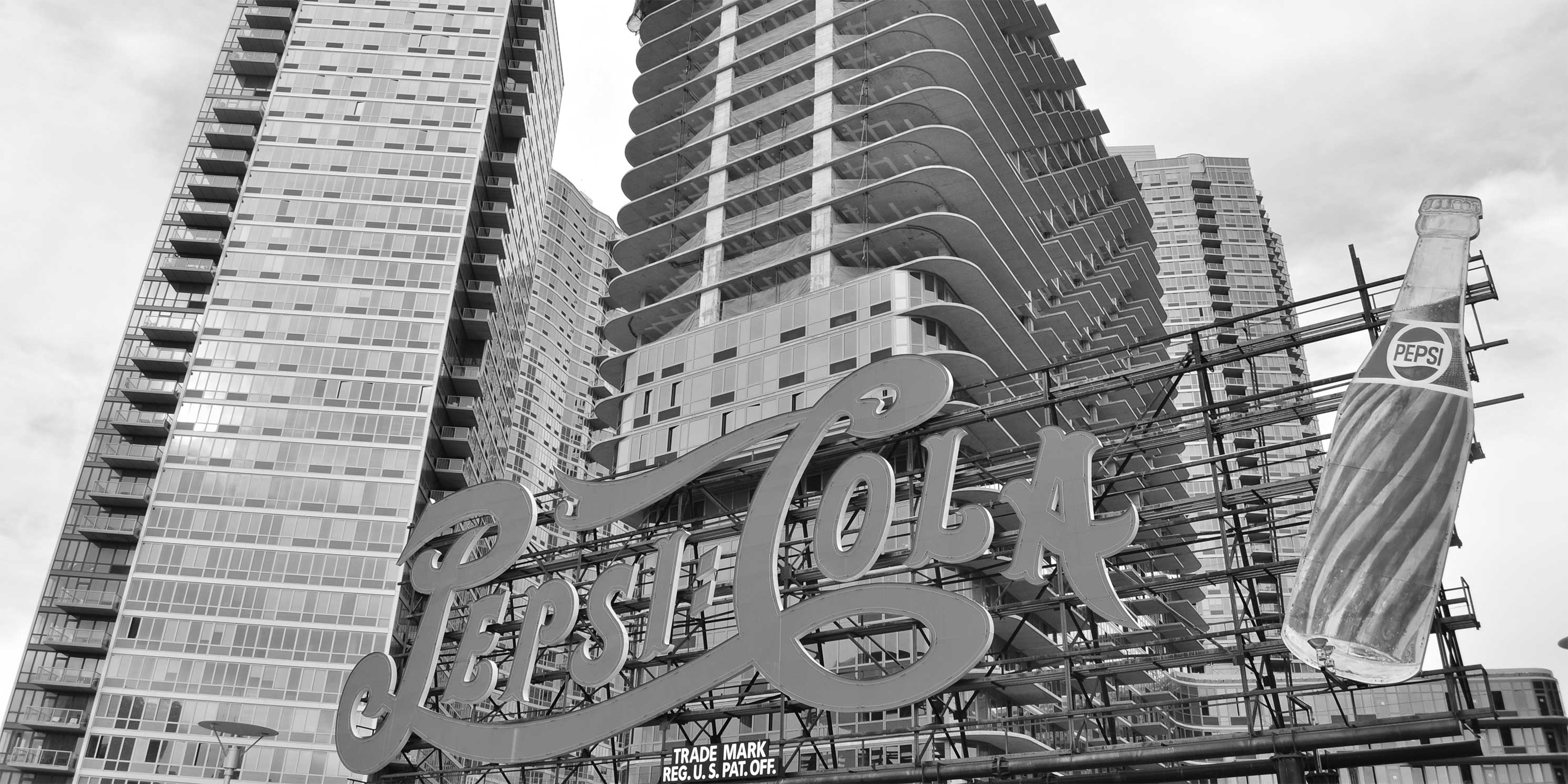 Pepsi-Cola sign at Gantry Plaza State Park in Long Island City. Photo: Wikimedia Commons, Joe Mabel.