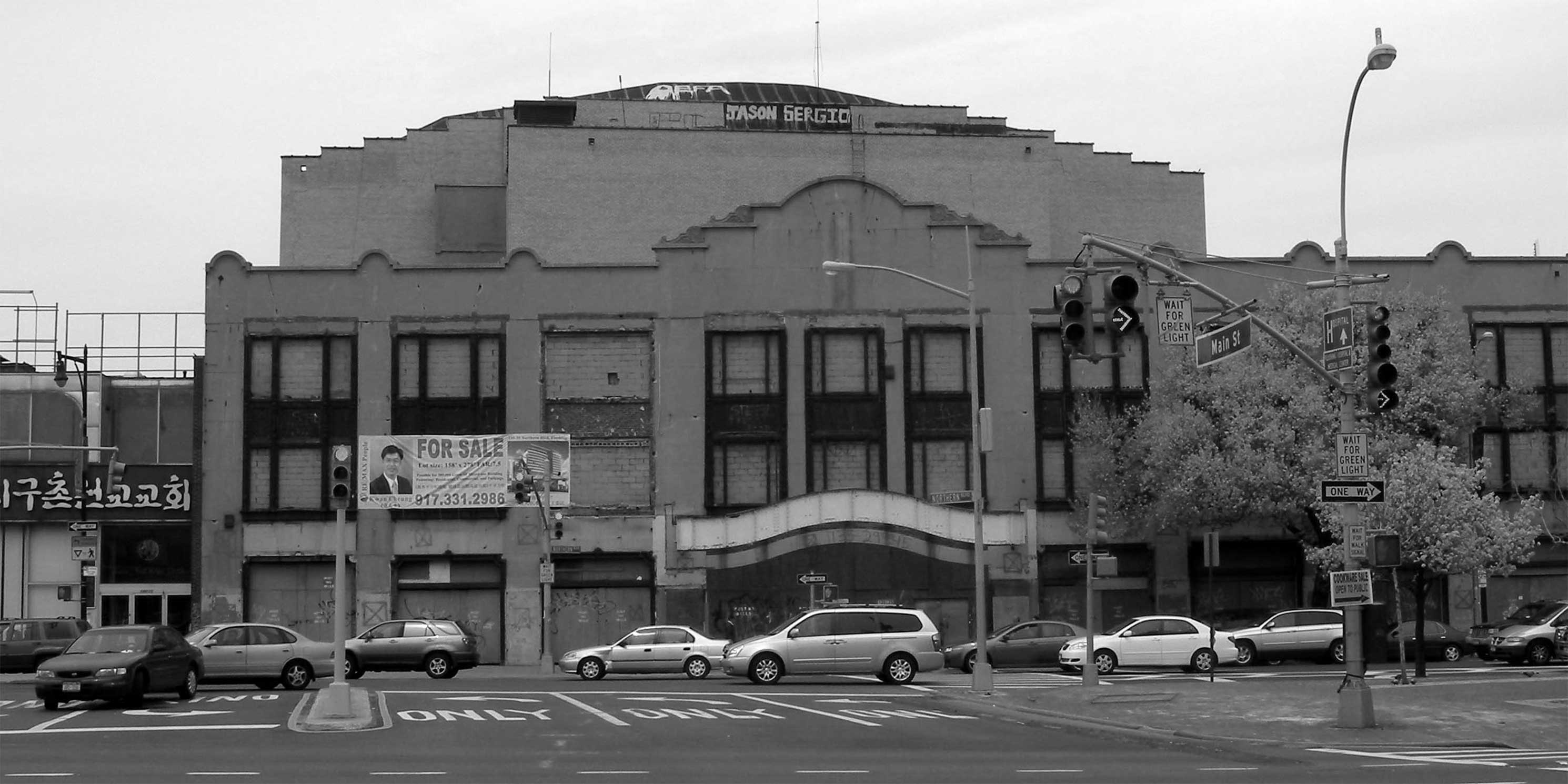 The RKO Keith's Flushing Theater. Photo: Wikimedia Commons, Jim Henderson.