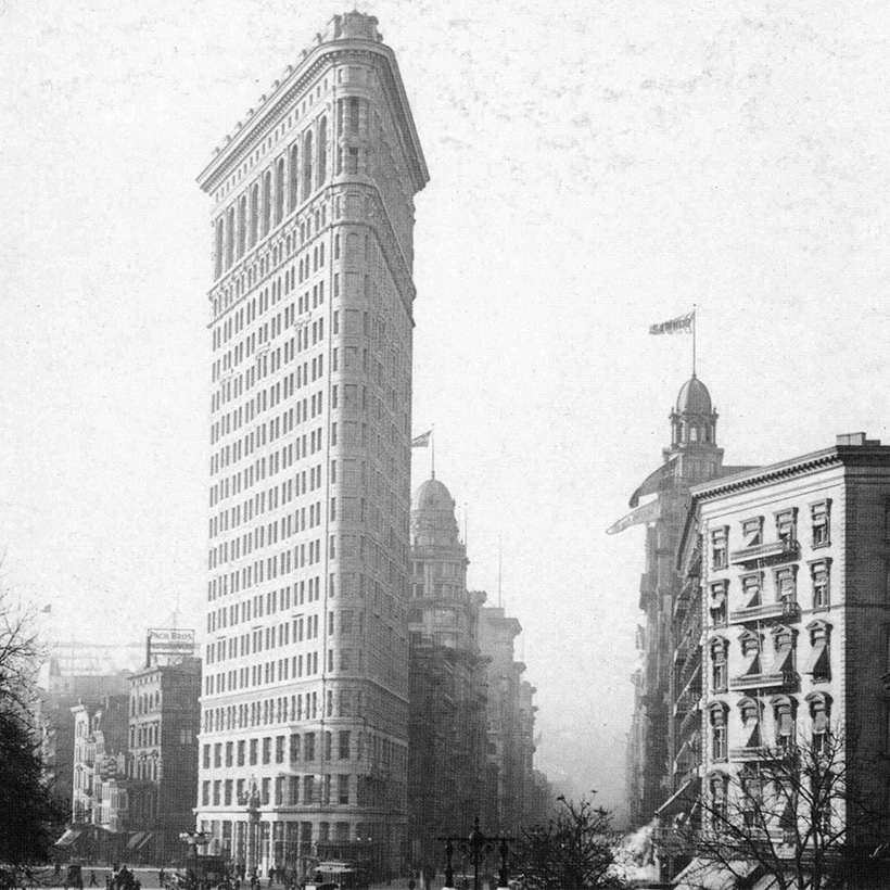 The Flatiron Building (Fuller Building) in Manhattan, circa 1903. Photo: Library of Congress, Prints and Photographs Division.