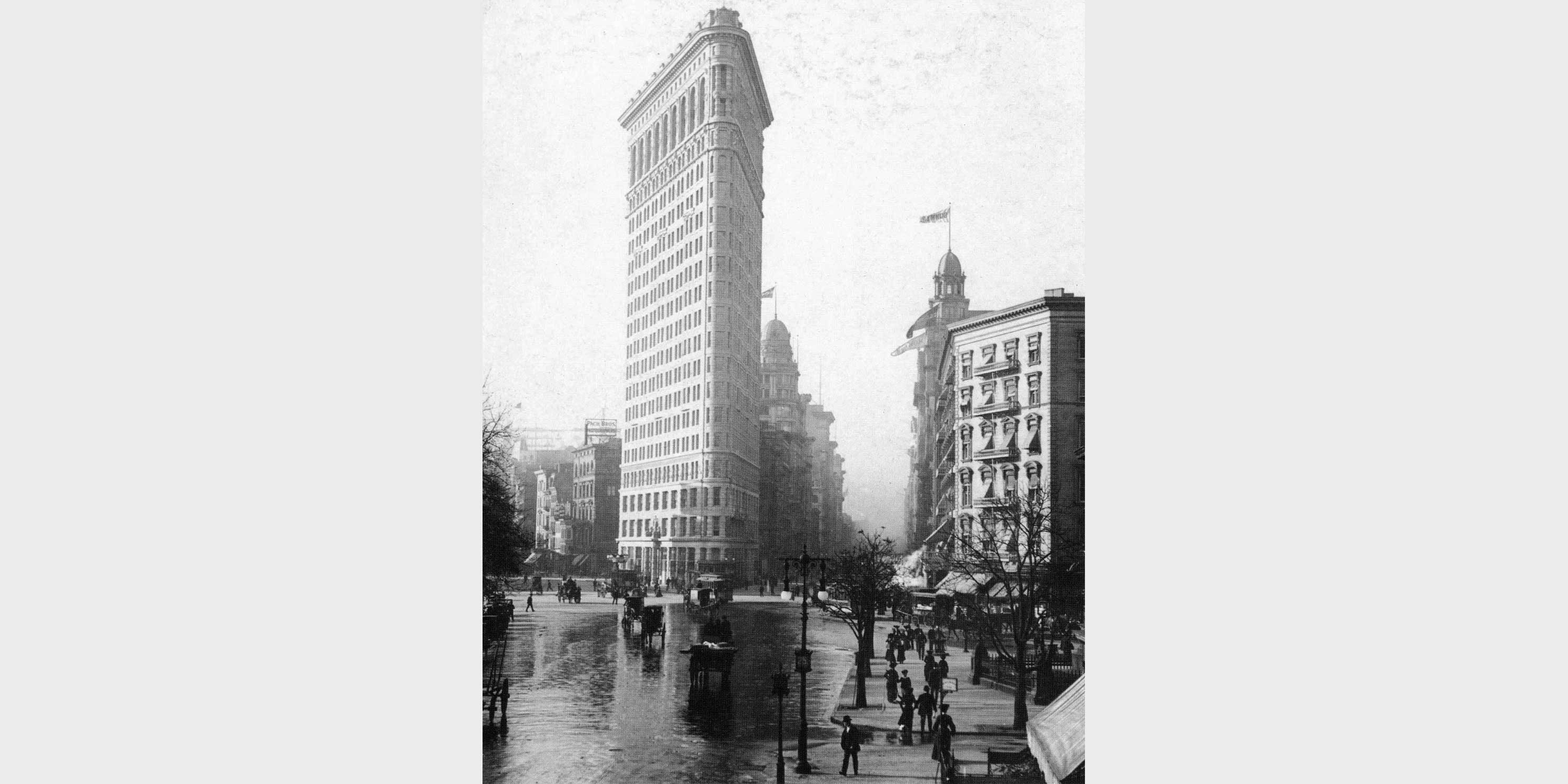 The Flatiron Building (Fuller Building) in Manhattan, circa 1903. Photo: Library of Congress, Prints and Photographs Division.