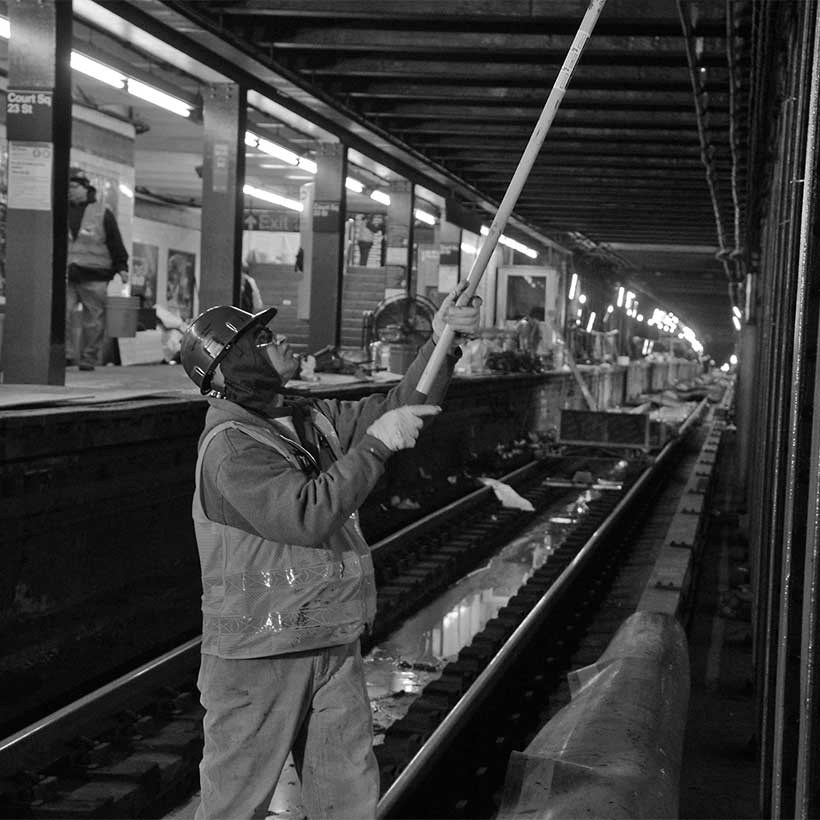 Subway maintenance and repairs at the Court Square/23rd Street Station in Long Island City, Queens. Photo: Wikimedia Commons, Metropolitan Transportation Authority of the State of New York.