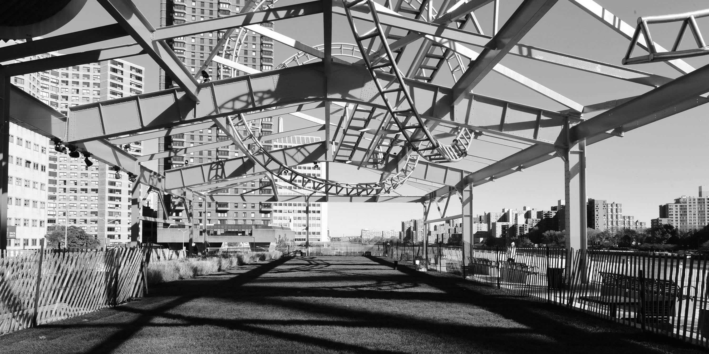 Alice Aycock’s sculpture East River Roundabout