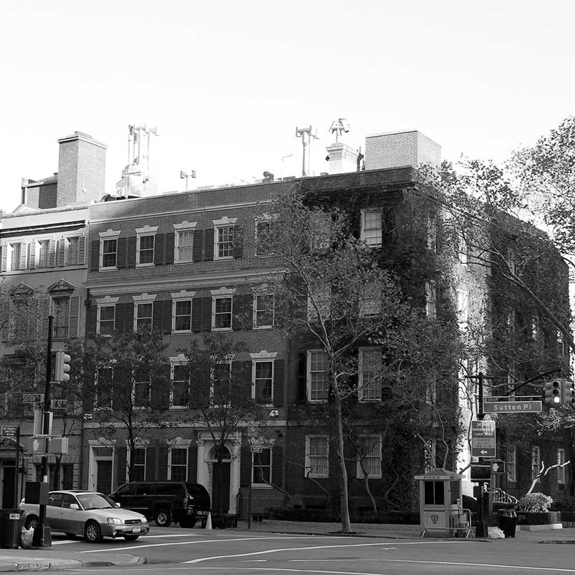 The Sutton Place neighborhood of Manhattan. Photo: Wikimedia Commons, Patrick Nouhailler.