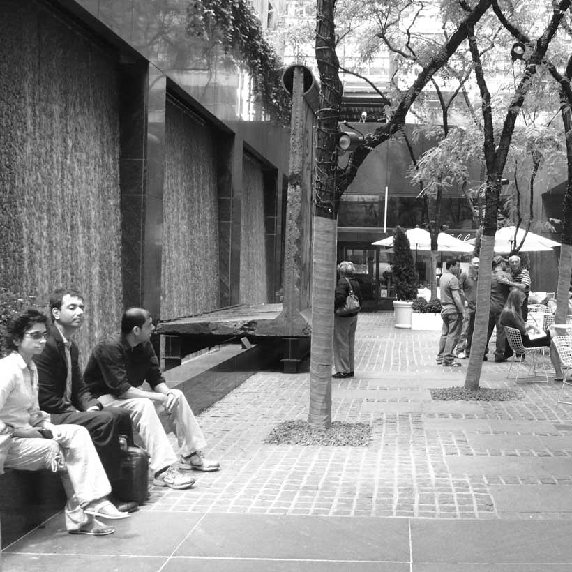 the outdoor public space at 520 Madison Avenue