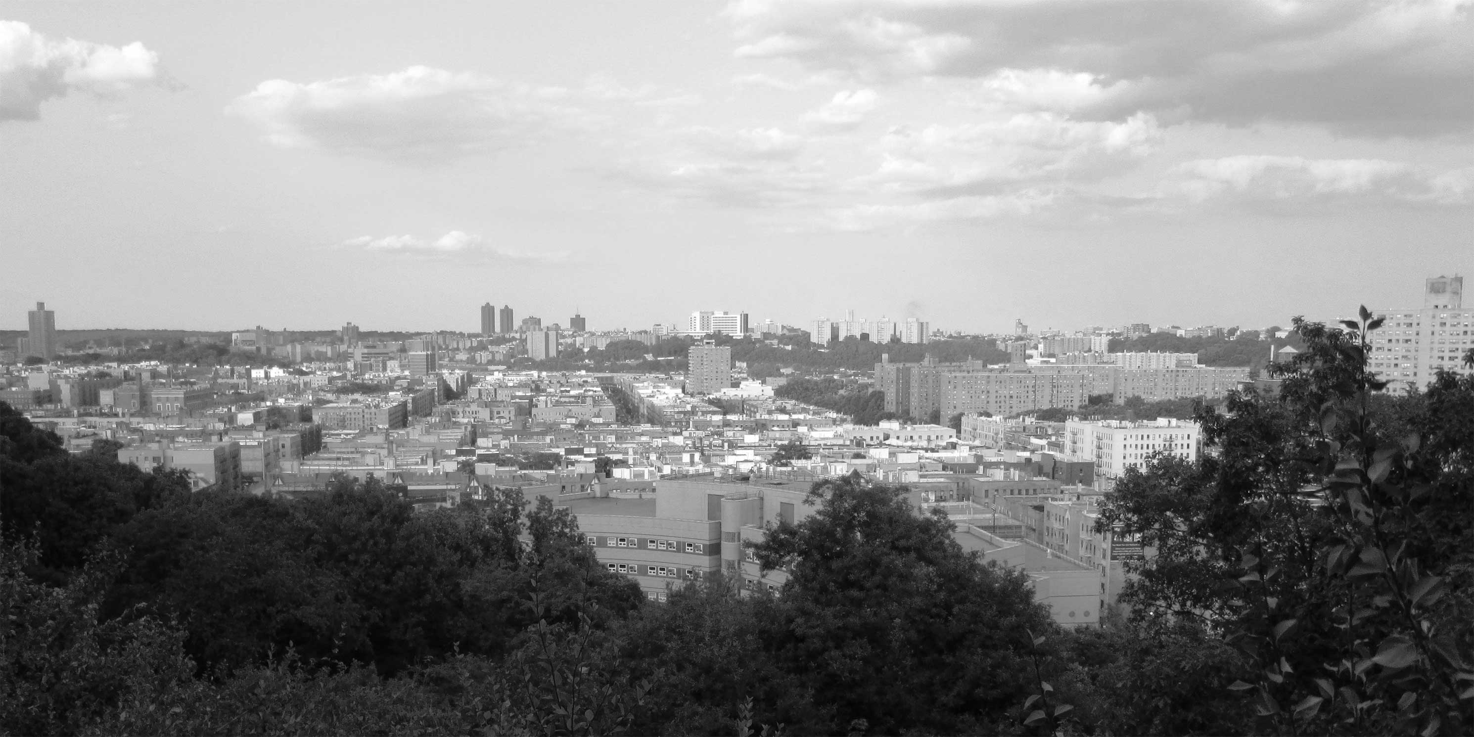 A view from Fort Tryon Park of the Inwood Lowlands. Photo: Wikimedia Commons, Beyond My Ken.