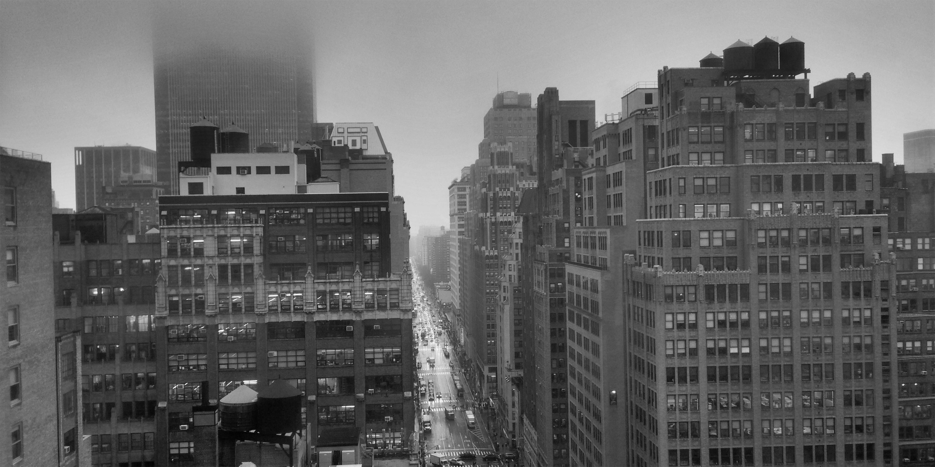 Fog in New York's Garment District on January 16, 2013. Photo: Wikimedia Commons, Jeff Turner from Grafton, West Virginia.