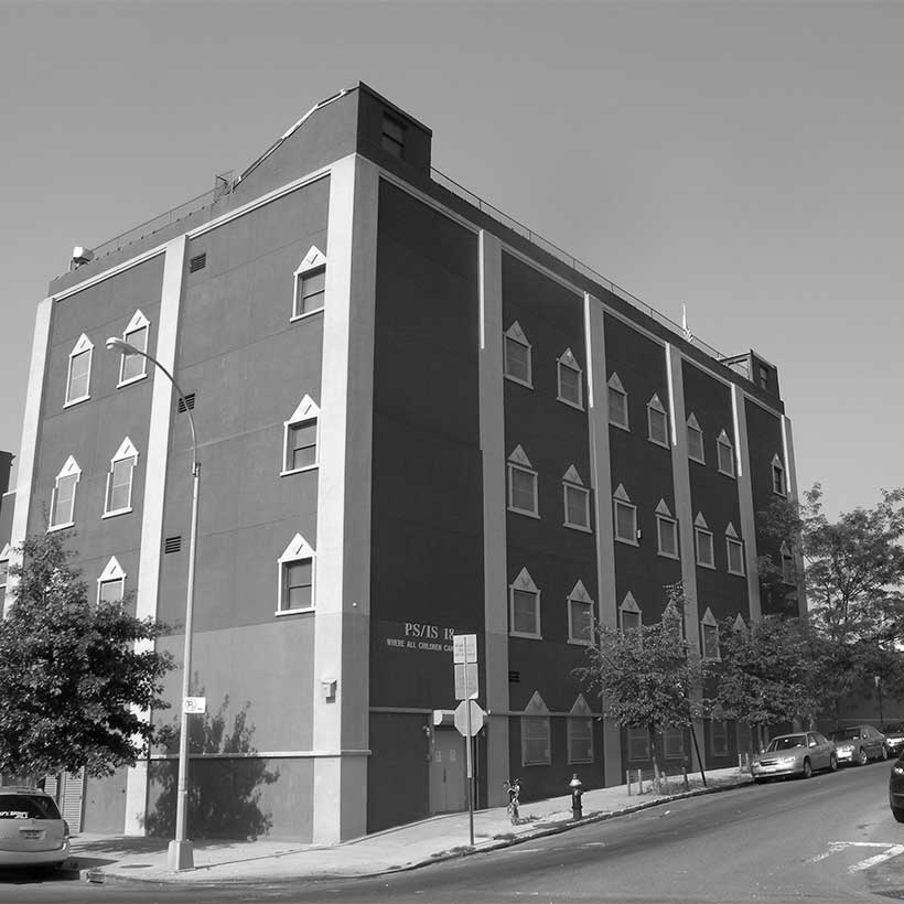 A local public school, PS/IS 18, in Inwood. Photo: Wikimedia Commons, Jim Henderson.