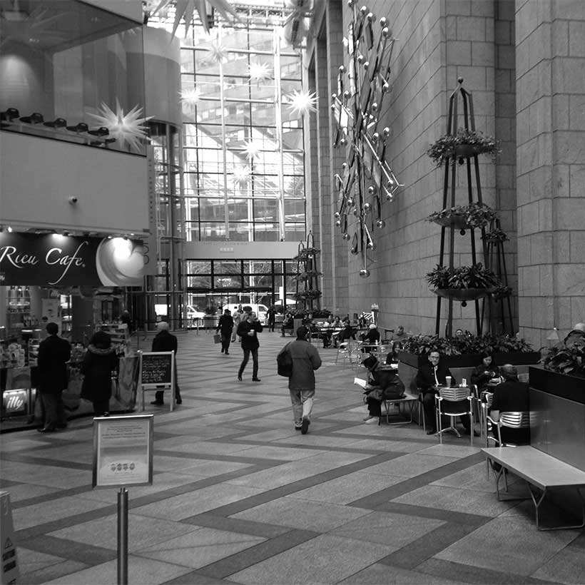 The lobby at 550 Madison Avenue. Photo: APOPS.