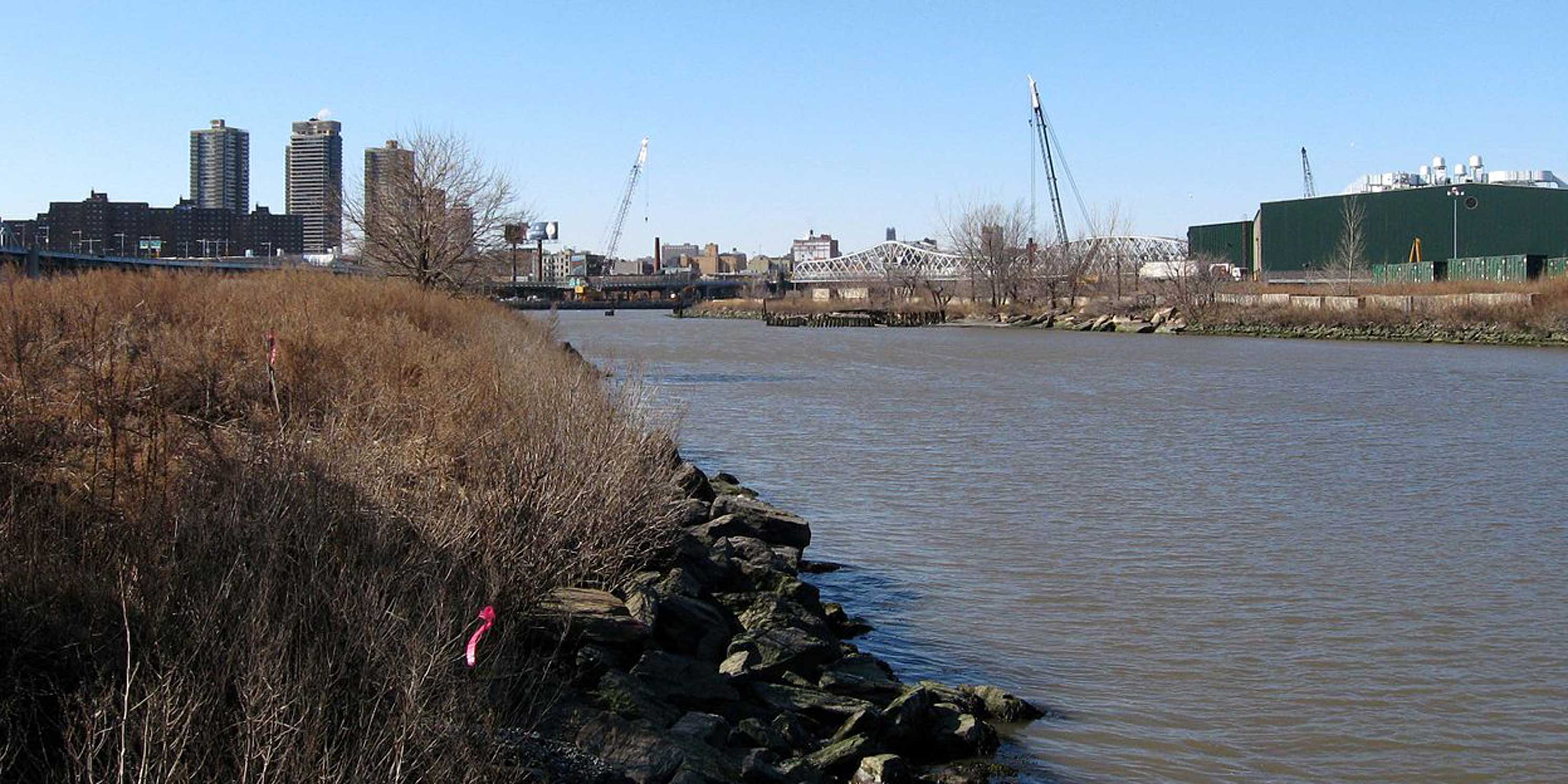 Bronx Kill, a river that separates Randall's Island from The Bronx
