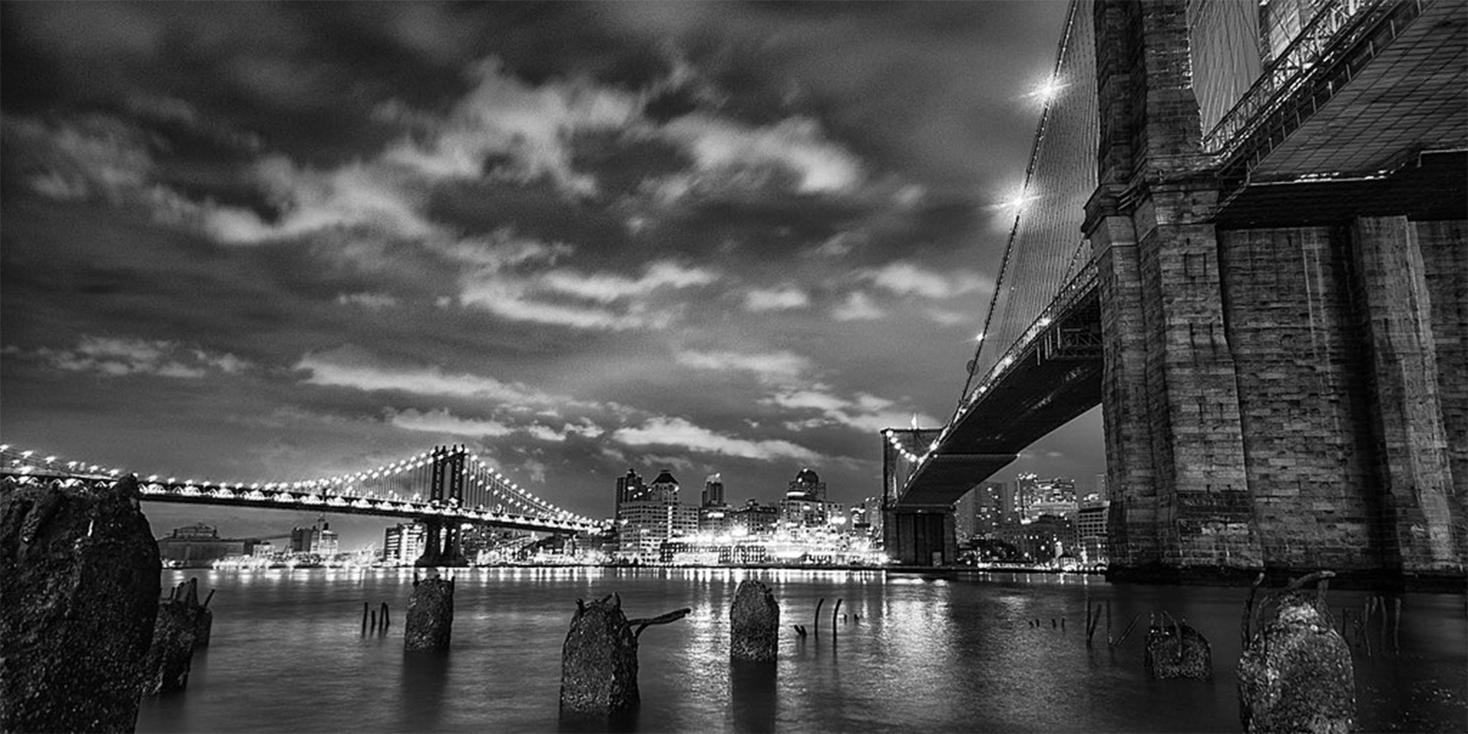 Brooklyn Bridge and the Manhattan Bridge at night