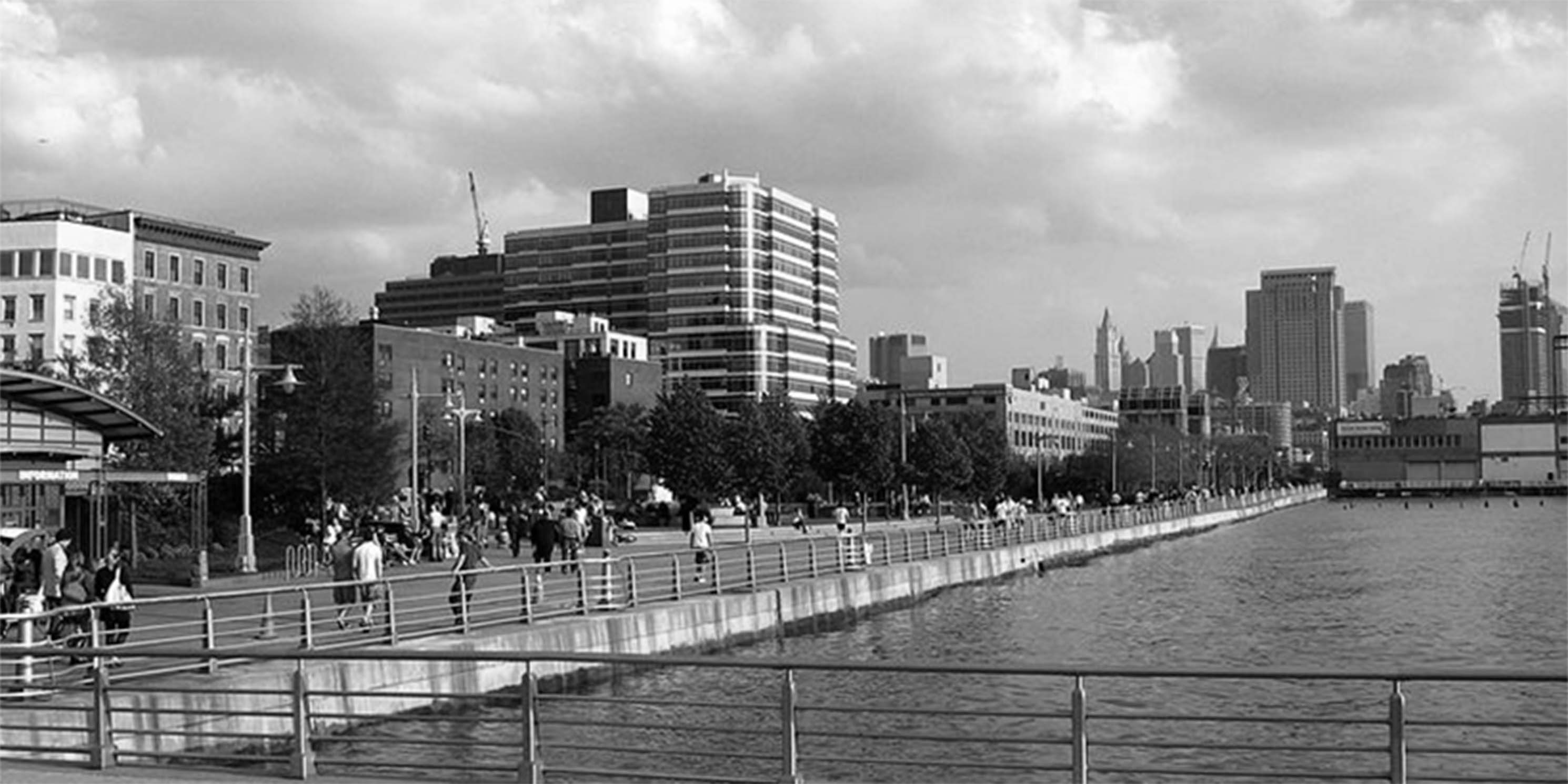 promenade at Hudson River Park
