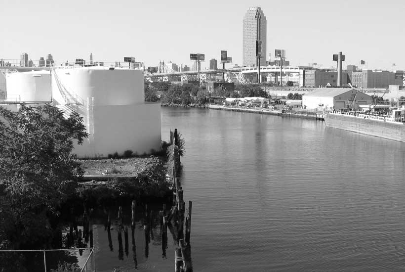 Newtown Creek as seen from the Greenpoint Avenue Bridge