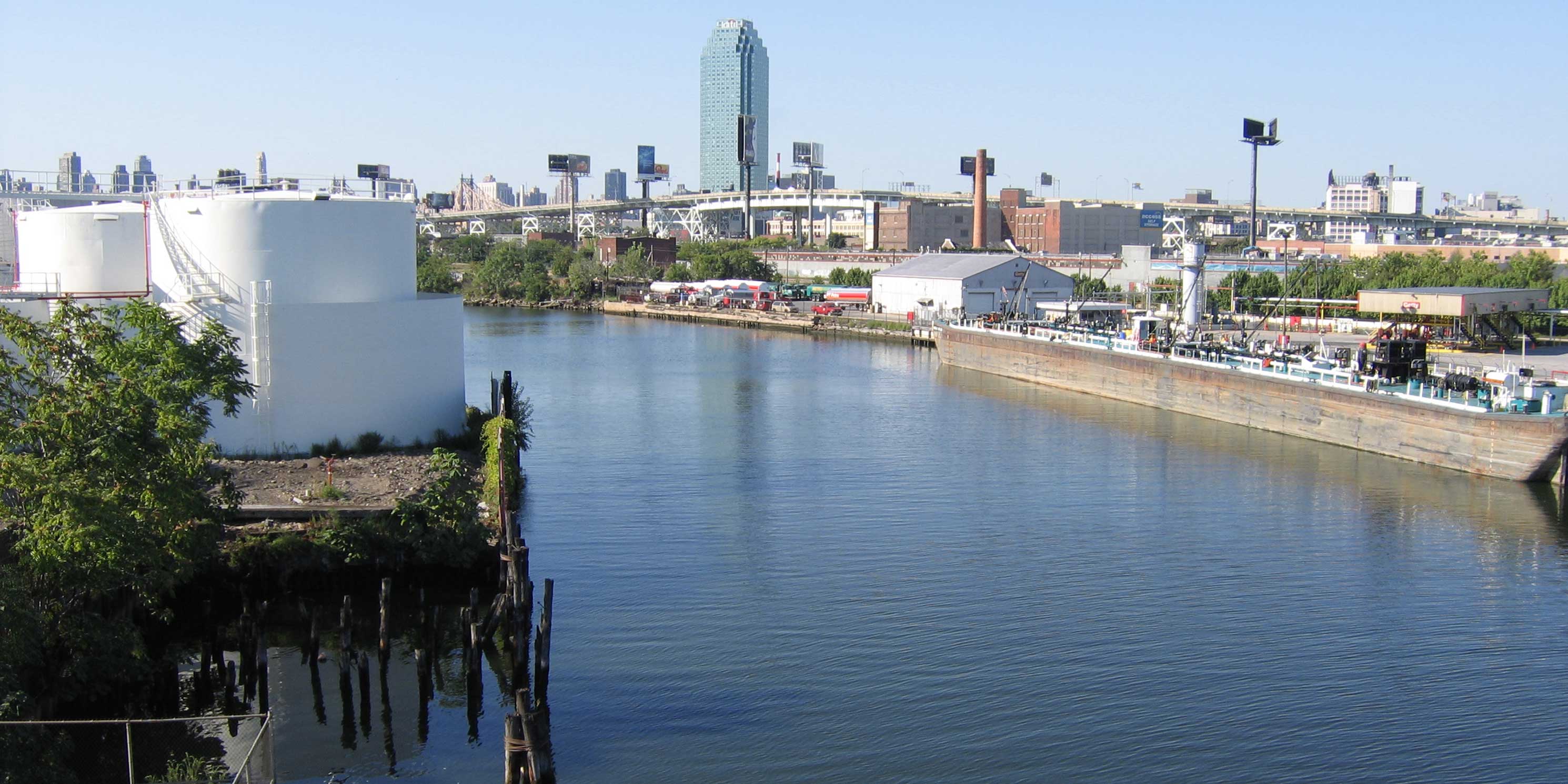 Newtown Creek as seen from the Greenpoint Avenue Bridge