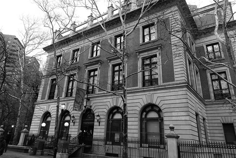 exterior of Seward Park Library