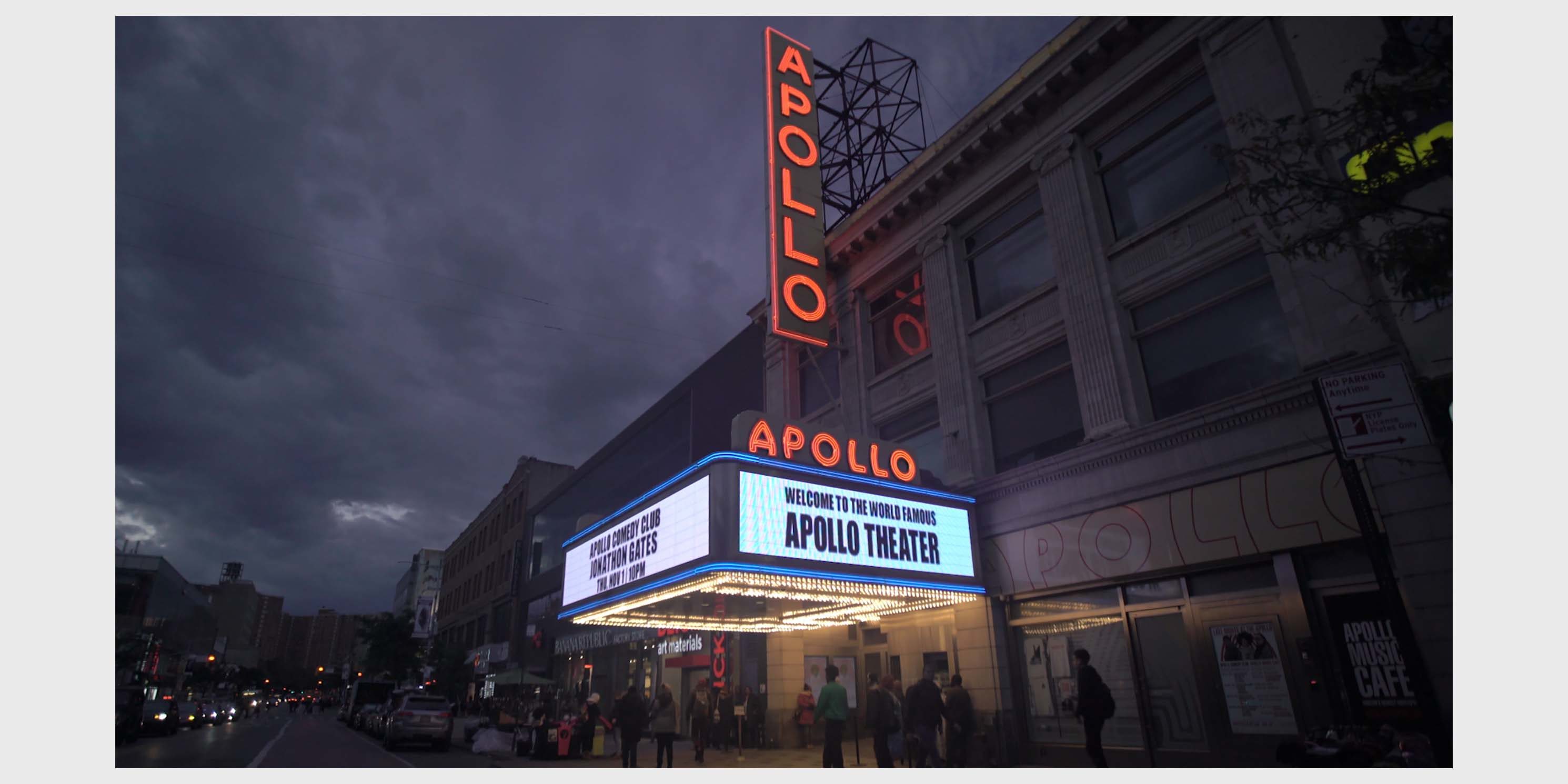 exterior of the Apollo Theater at night